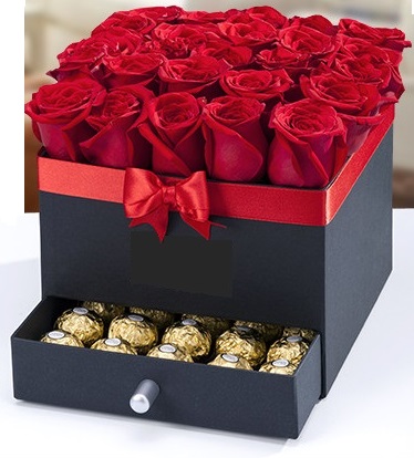 Foto de CAJA CON 25 ROSAS Y CAJON SORPRESA CON FERRERO